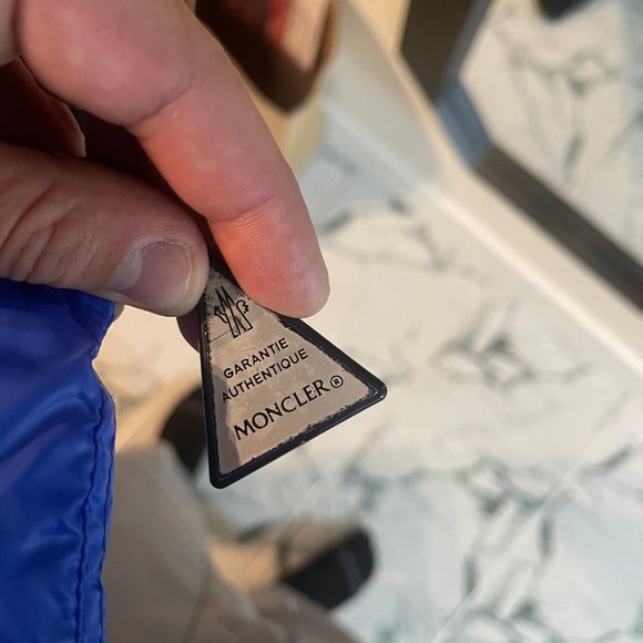 Limited Edition Red Patch Moncler Mens Puffer Jacket - Picture 6 of 6